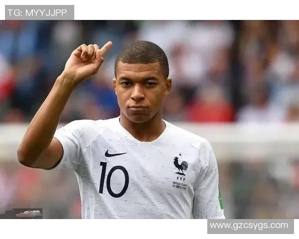 乌拉圭与秘鲁比赛裁判引发争议球迷热议判罚公正性